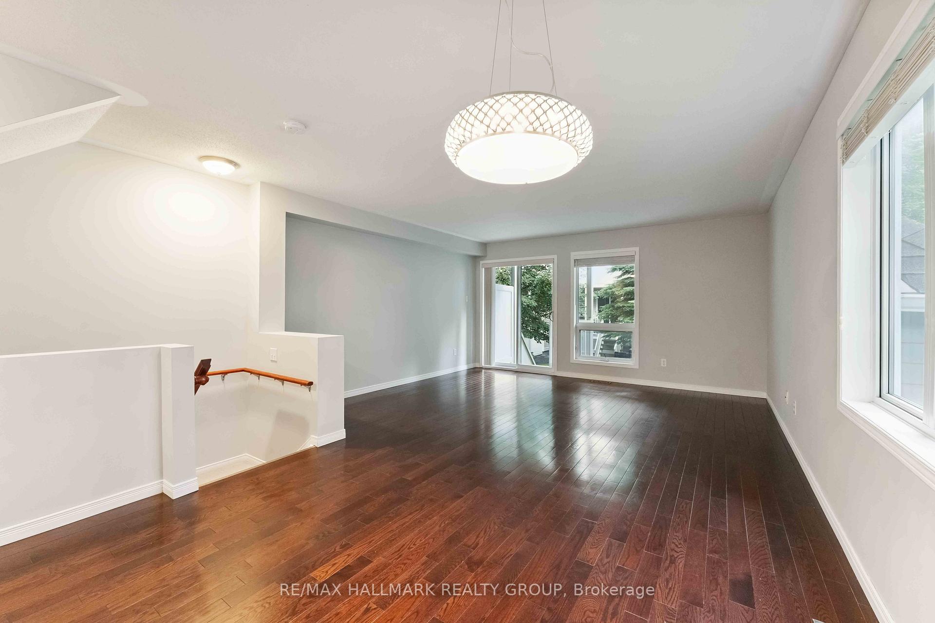 Photo 10 of 34 Bonfield Private, Ottawa, Avalon East — HOMEH