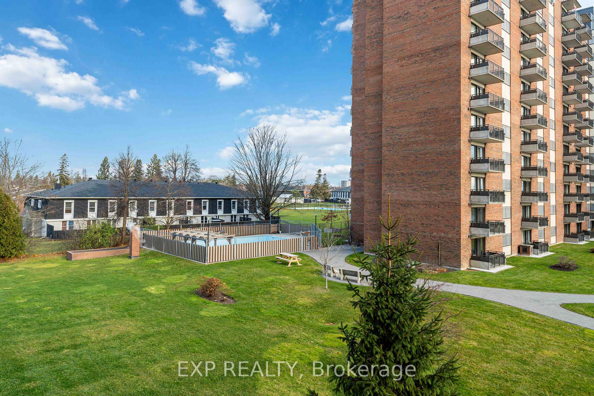 Photo 2 of Unit 914, 1505 Baseline Road, Ottawa, Copeland Park — HOMEH