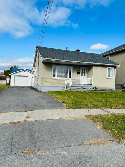 Photo 1 of 604 Eleventh Street E, Cornwall — HOMEH