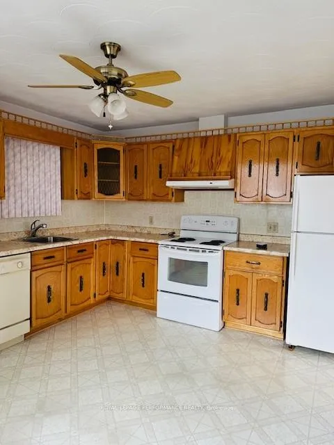 Photo 11 of 604 Eleventh Street E, Cornwall — HOMEH