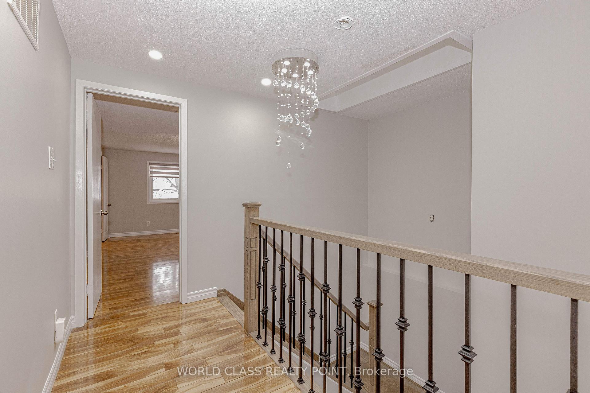 Photo 15 of 4 Dafoe Crescent, Brampton, Fletcher's West — HOMEH