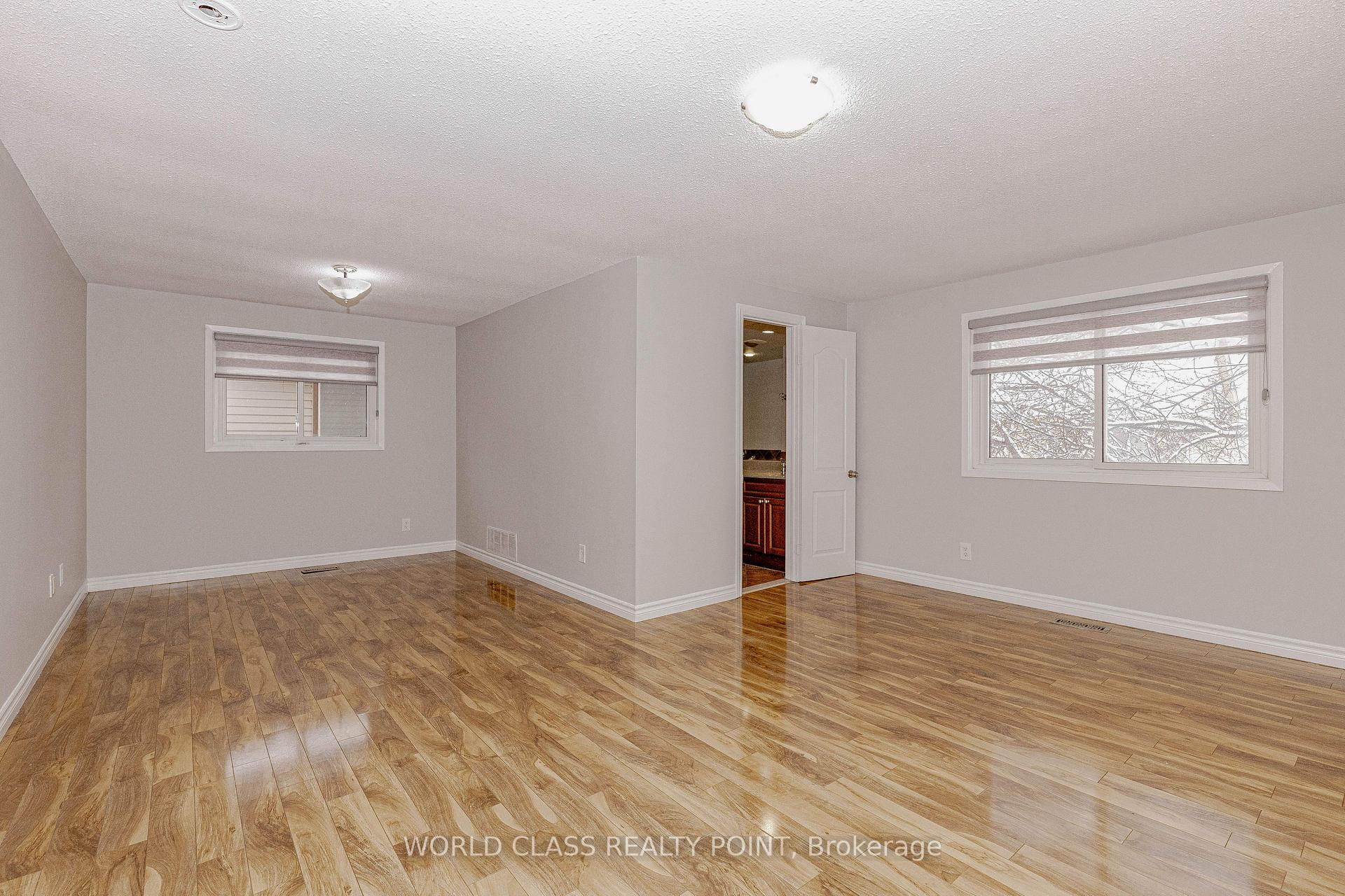 Photo 12 of 4 Dafoe Crescent, Brampton, Fletcher's West — HOMEH