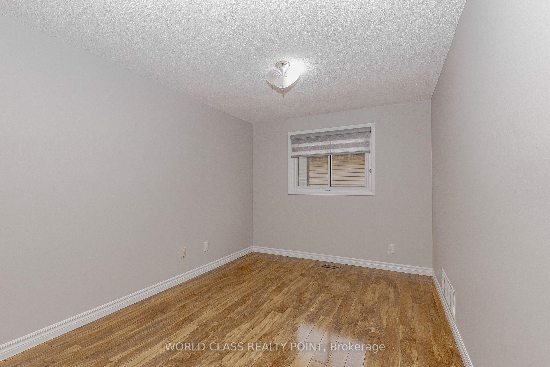 Photo 21 of 4 Dafoe Crescent, Brampton, Fletcher's West — HOMEH