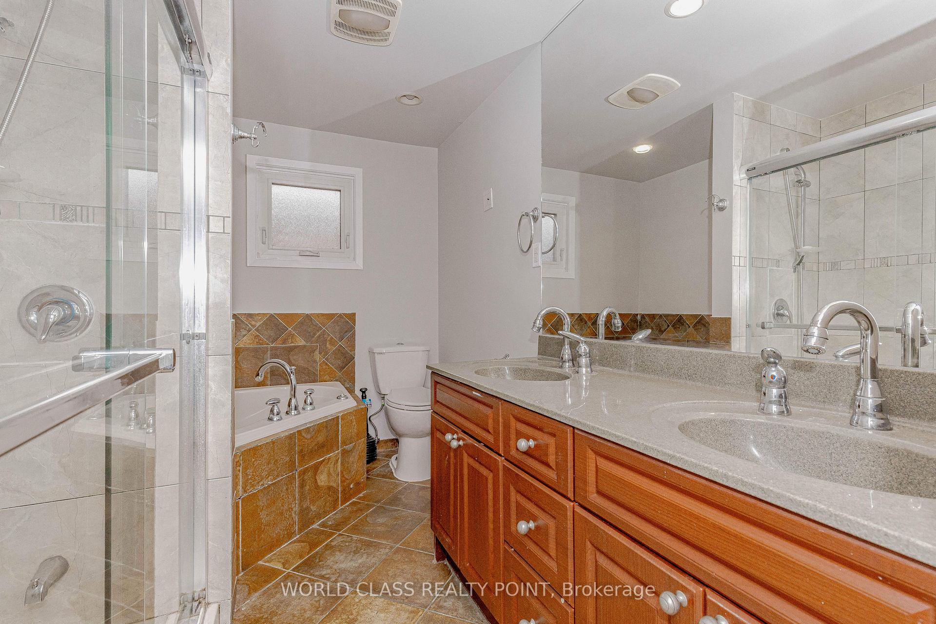Photo 17 of 4 Dafoe Crescent, Brampton, Fletcher's West — HOMEH
