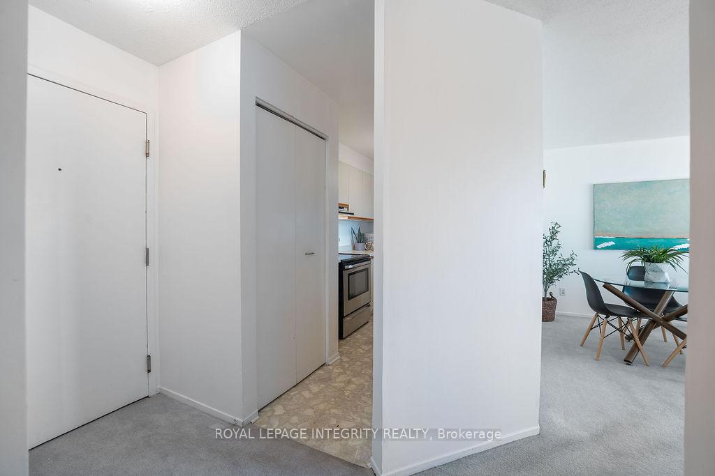Photo 14 of Unit 206, 212 Viewmount Drive, Ottawa, Borden Farm/Stewart Farm/Carleton Heights/Parkwood Hills — HOMEH