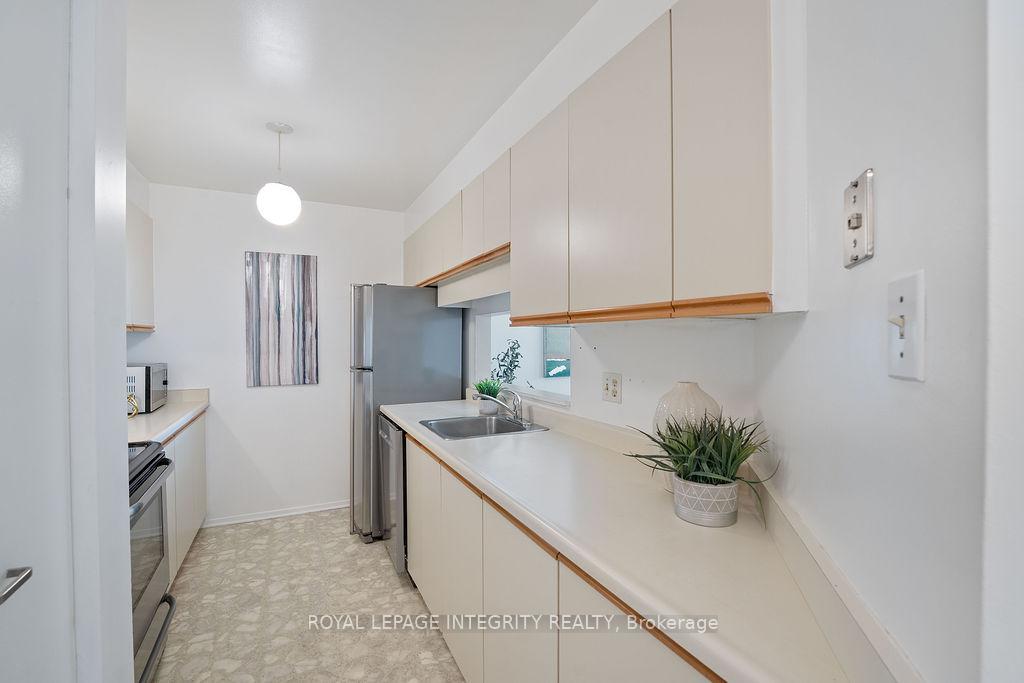Photo 17 of Unit 206, 212 Viewmount Drive, Ottawa, Borden Farm/Stewart Farm/Carleton Heights/Parkwood Hills — HOMEH