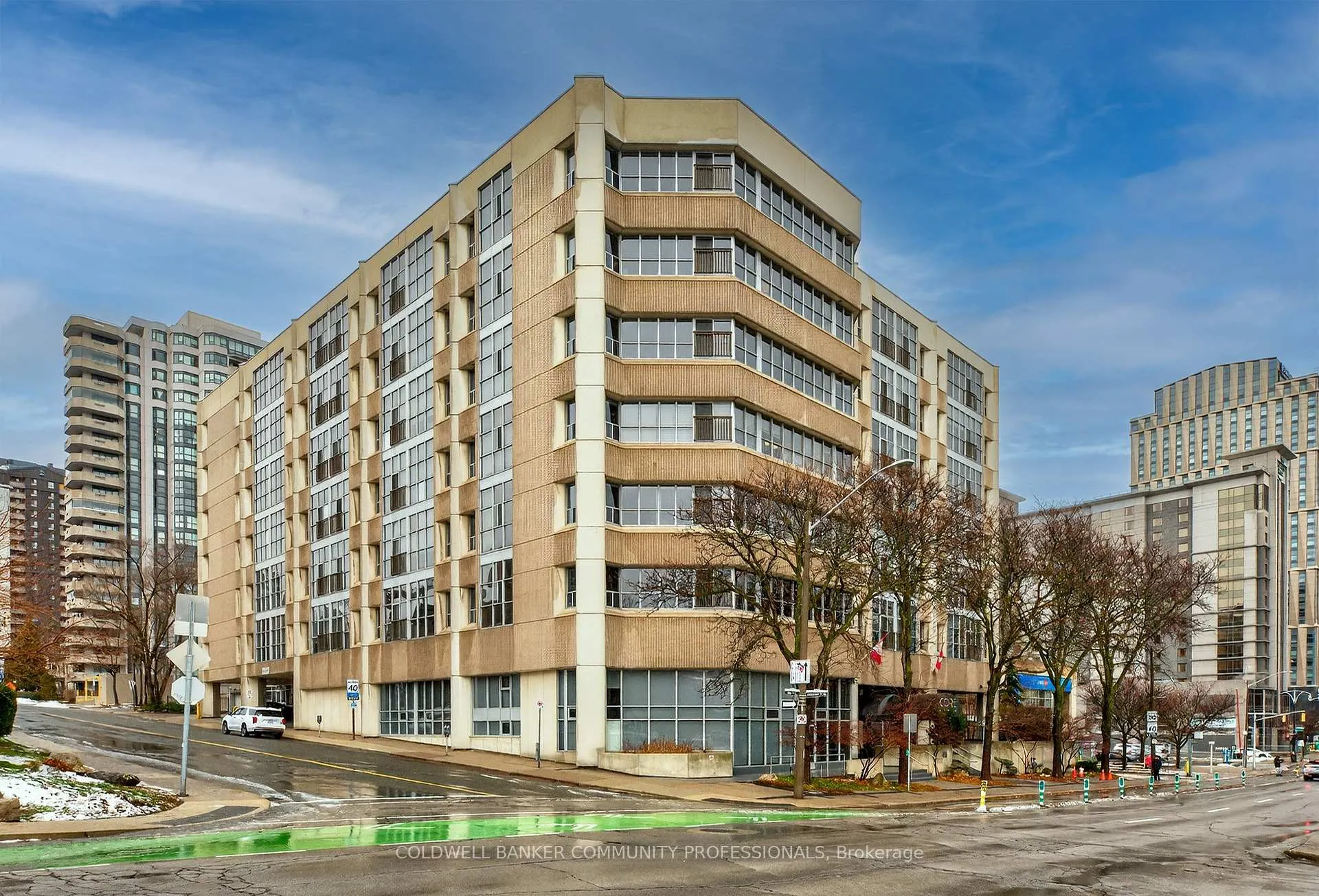 Photo 3 of Unit 503, 66 Bay Street S, Hamilton, Durand — HOMEH