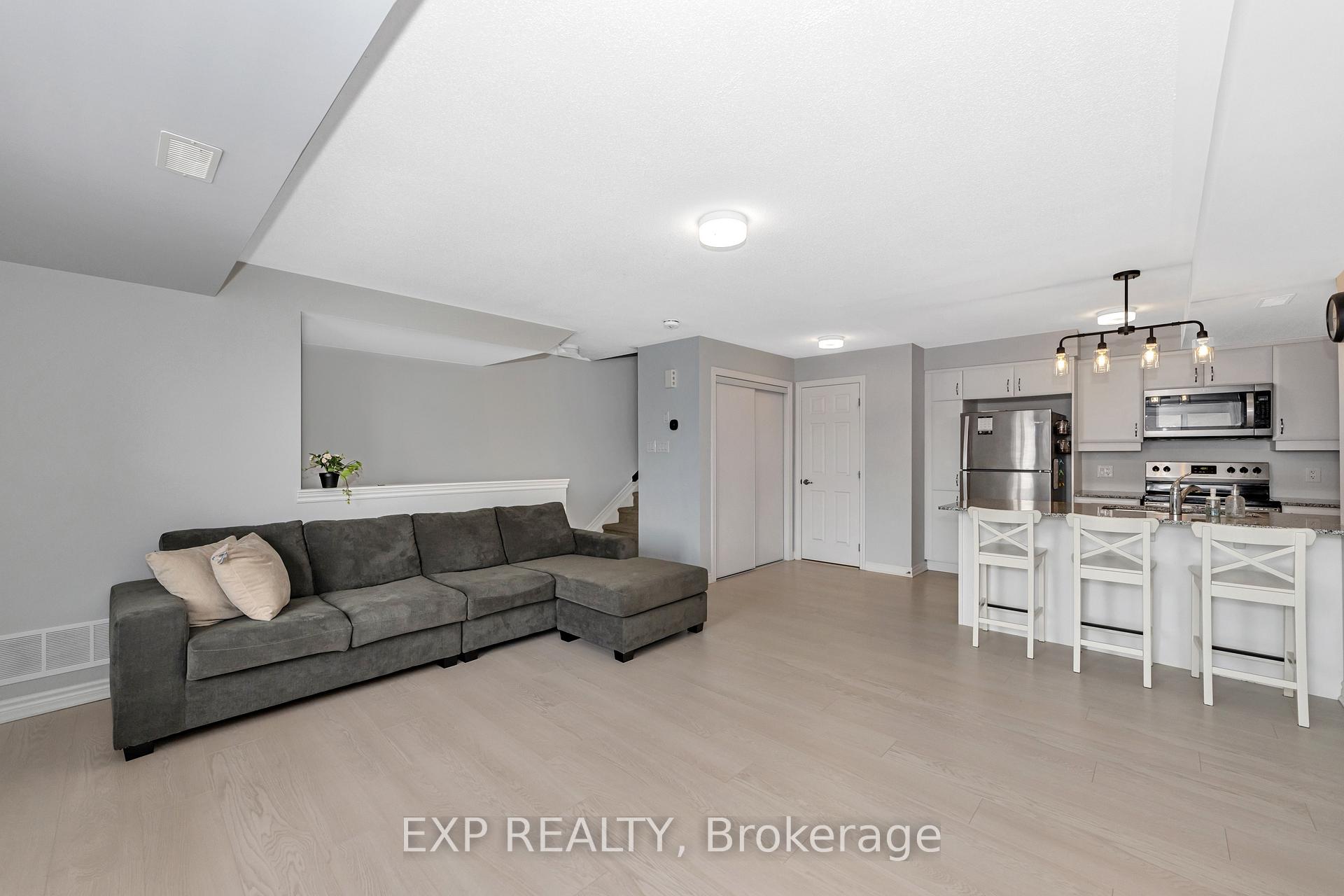 Photo 6 of 878 Atlas Terrace, Ottawa, Kanata - Emerald Meadows/Trailwest — HOMEH