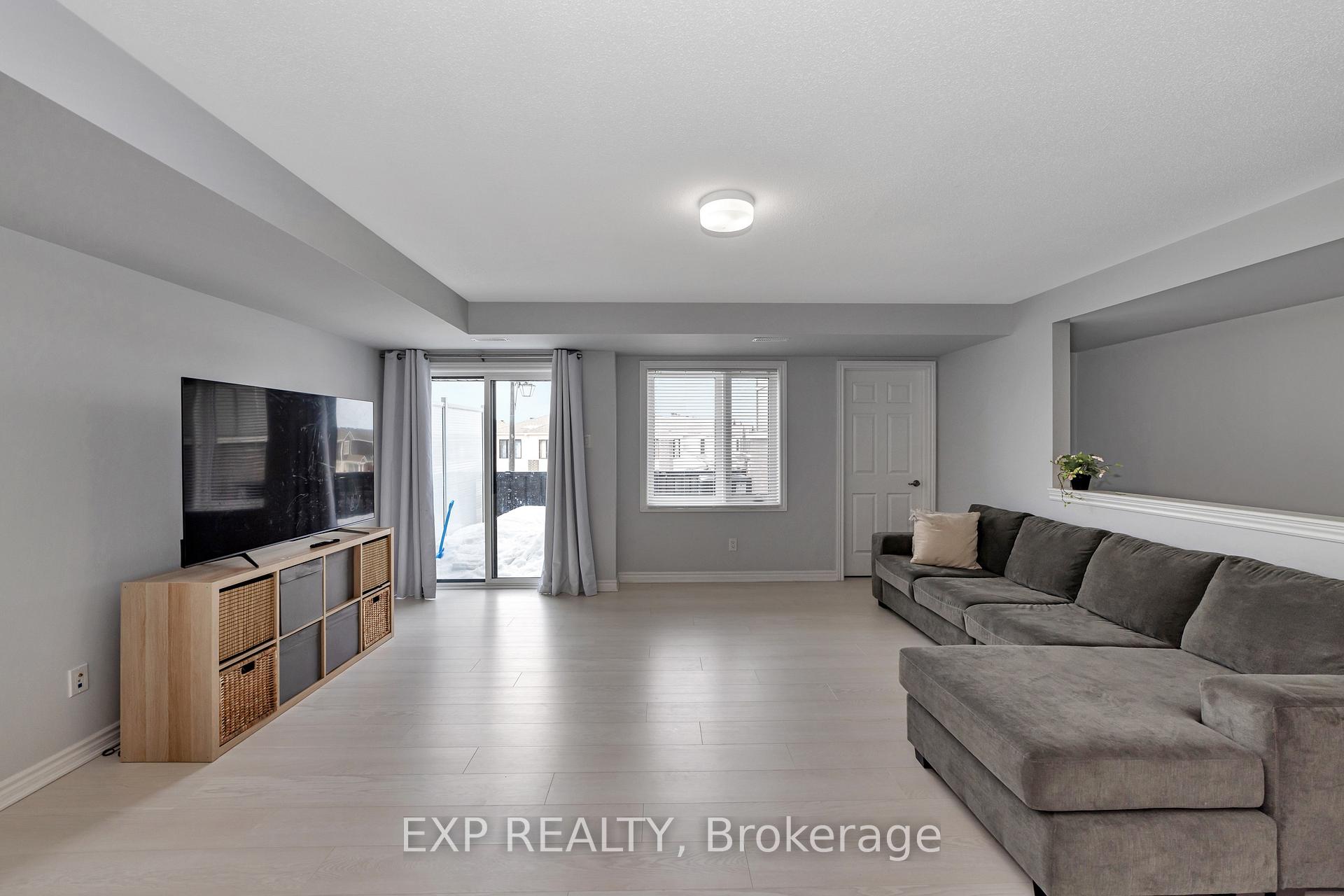 Photo 8 of 878 Atlas Terrace, Ottawa, Kanata - Emerald Meadows/Trailwest — HOMEH
