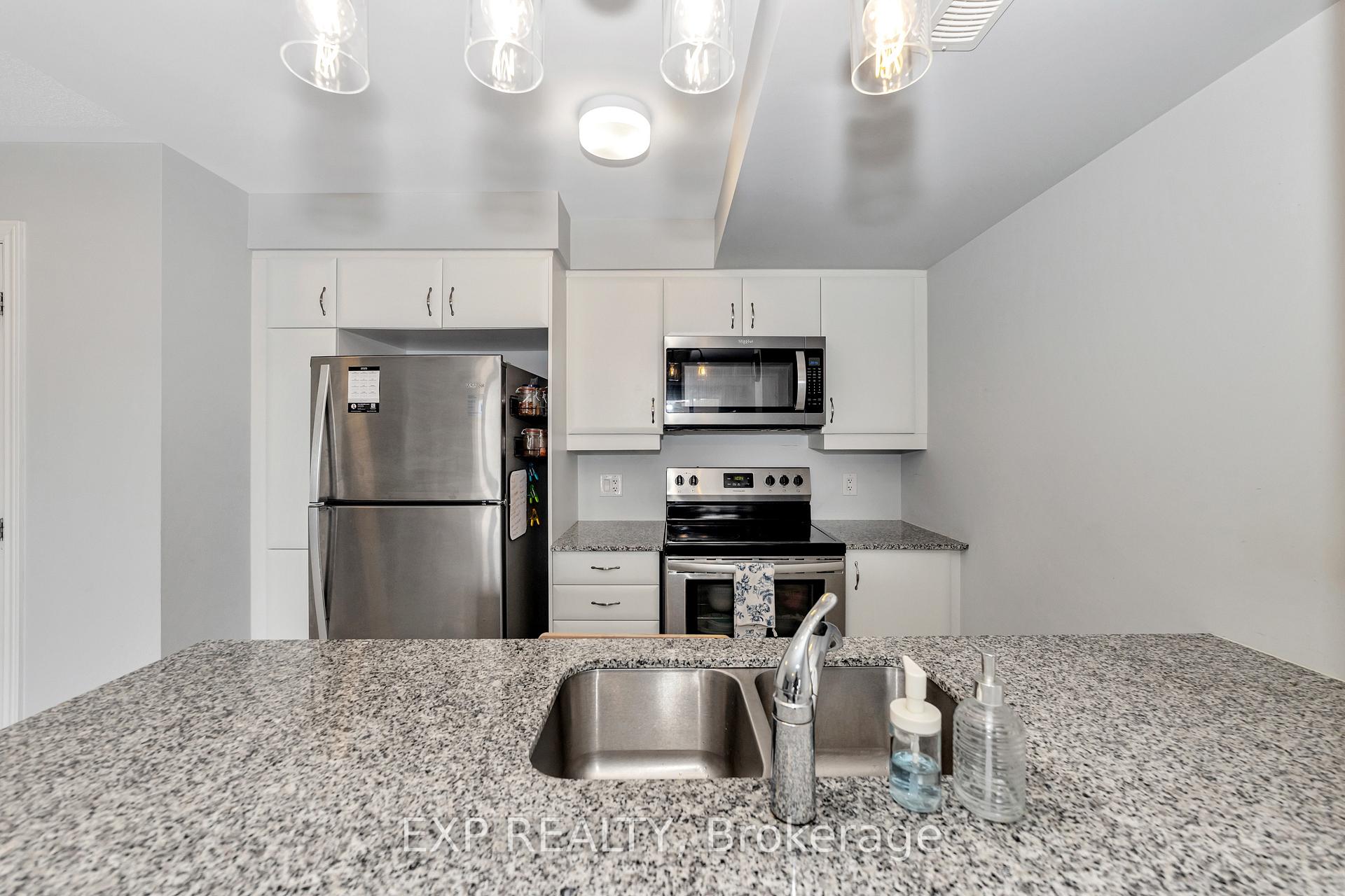 Photo 11 of 878 Atlas Terrace, Ottawa, Kanata - Emerald Meadows/Trailwest — HOMEH