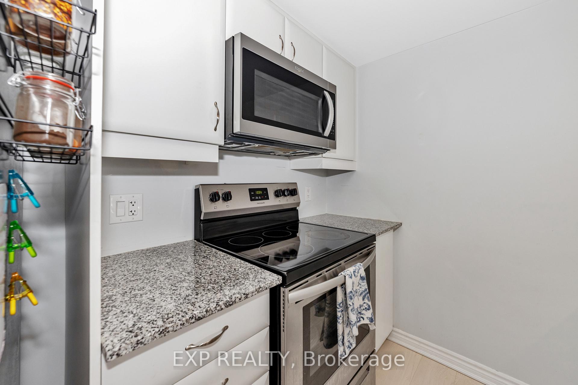 Photo 12 of 878 Atlas Terrace, Ottawa, Kanata - Emerald Meadows/Trailwest — HOMEH
