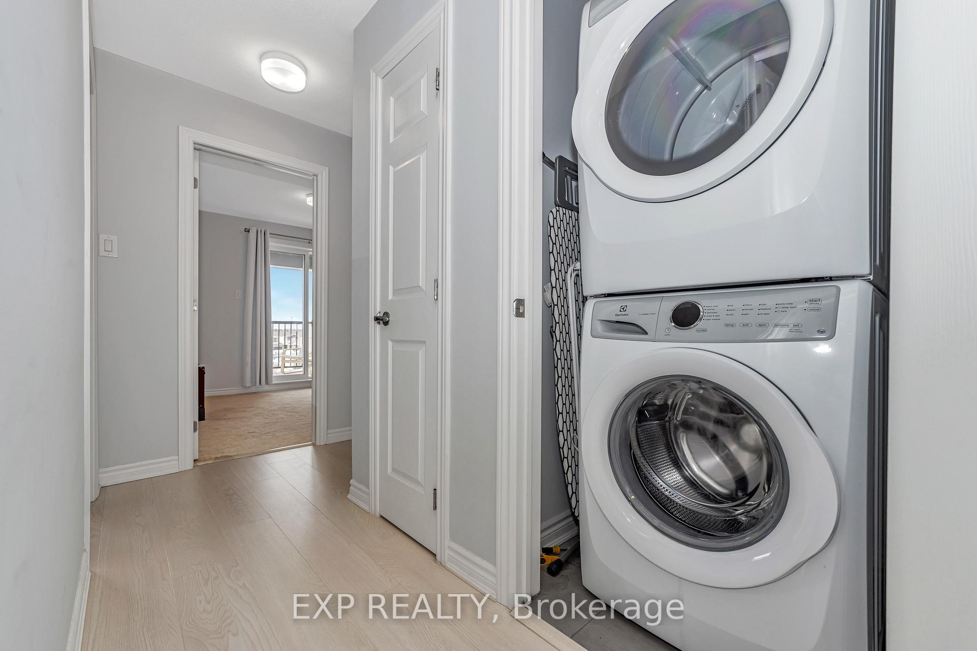 Photo 21 of 878 Atlas Terrace, Ottawa, Kanata - Emerald Meadows/Trailwest — HOMEH