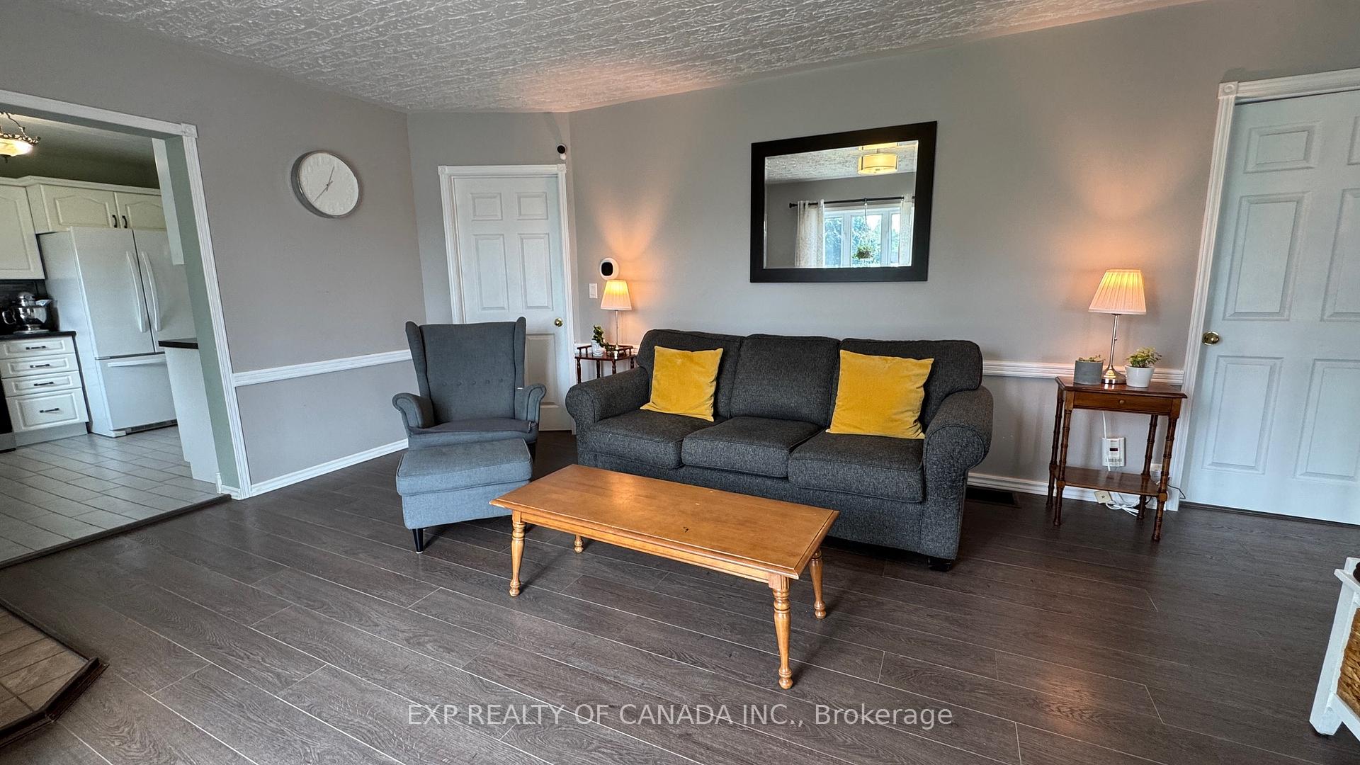 Photo 2 of 277 Twelfth Avenue, Cochrane — HOMEH