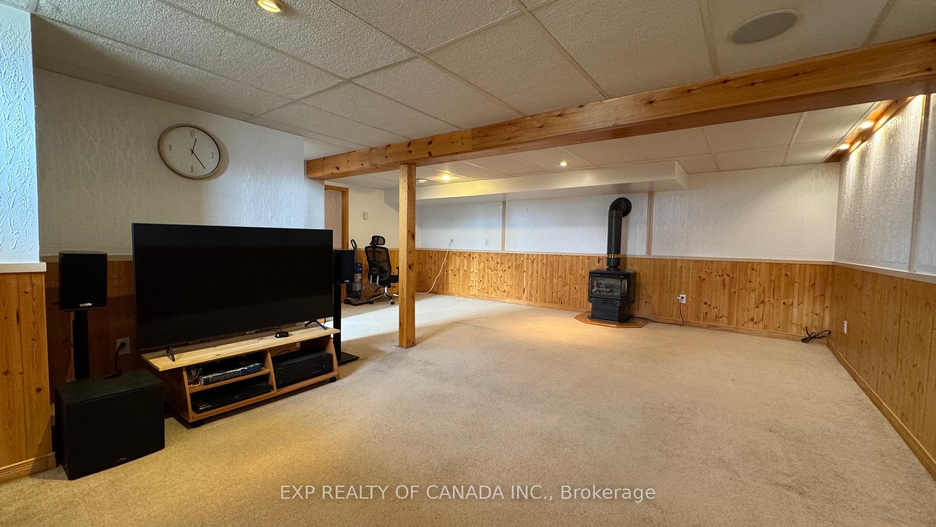 Photo 15 of 277 Twelfth Avenue, Cochrane — HOMEH
