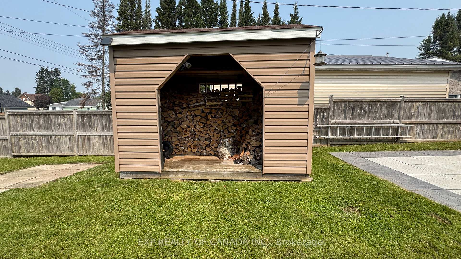 Photo 17 of 277 Twelfth Avenue, Cochrane — HOMEH