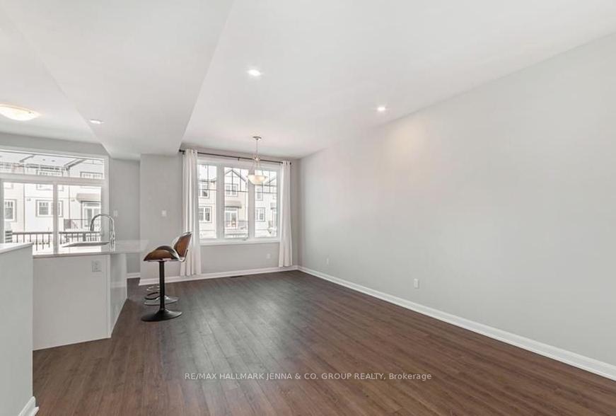 Photo 2 of 520 Galmoy Way, Ottawa, Barrhaven - Half Moon Bay — HOMEH