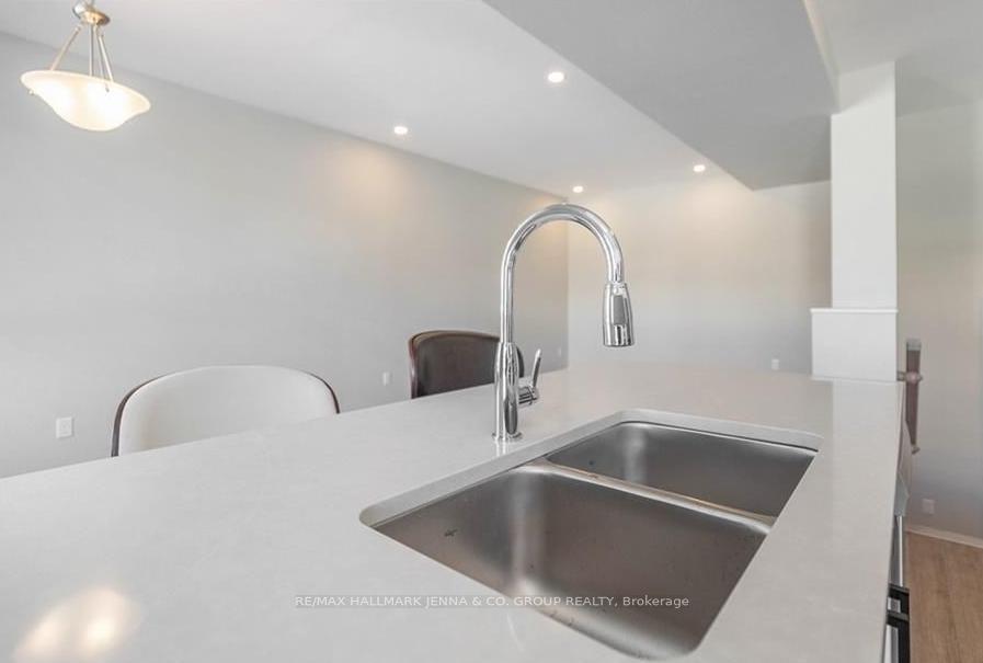 Photo 8 of 520 Galmoy Way, Ottawa, Barrhaven - Half Moon Bay — HOMEH