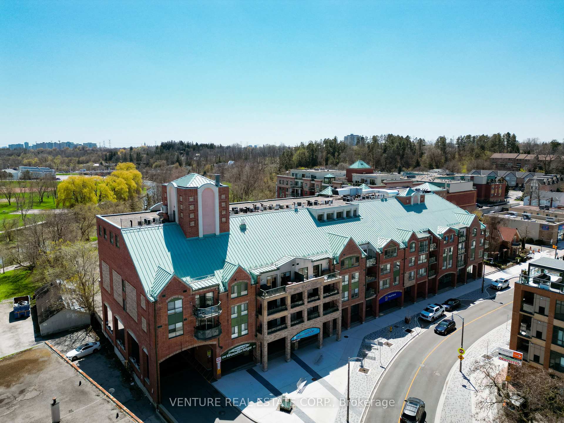 Front of Unit 312, 121 Woodbridge Avenue