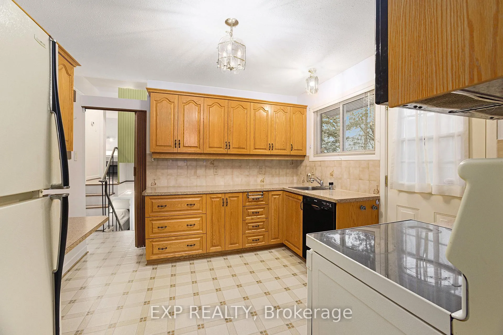 Photo 11 of 41 Wigan Drive, Ottawa, Borden Farm/Stewart Farm/Carleton Heights/Parkwood Hills — HOMEH