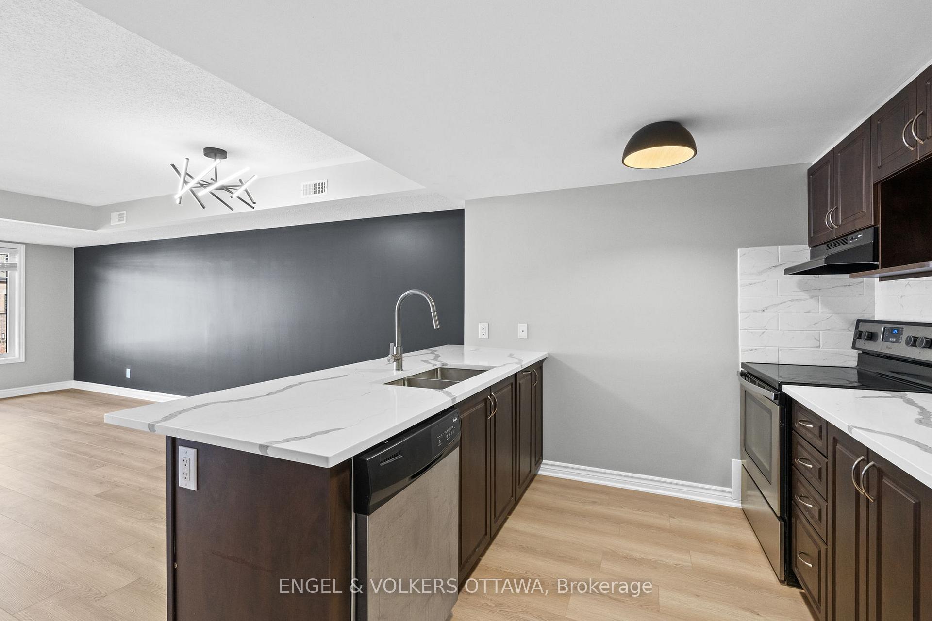 Photo 7 of Unit B, 261 Titanium Private, Ottawa, Convent Glen North — HOMEH