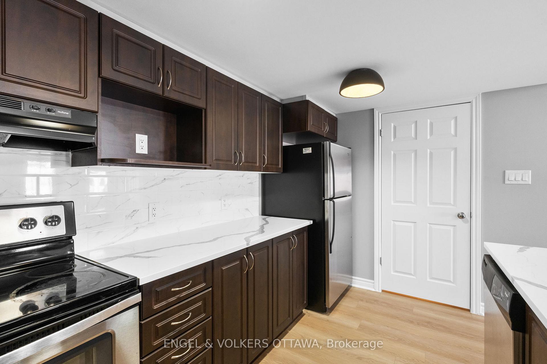 Photo 9 of Unit B, 261 Titanium Private, Ottawa, Convent Glen North — HOMEH