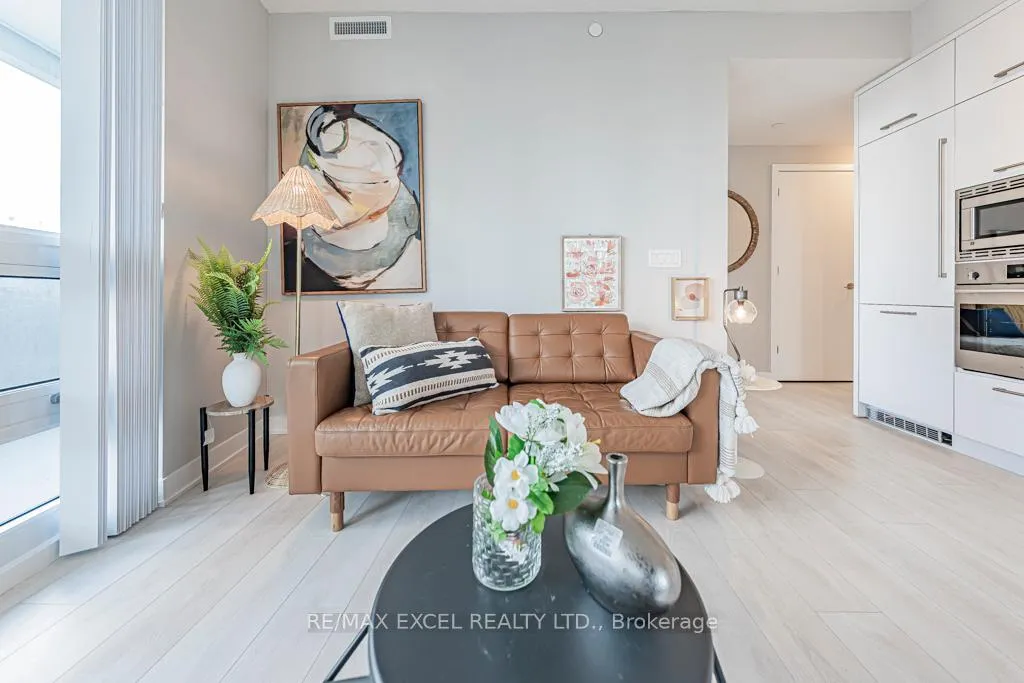 Photo 6 of Unit 1302, 2221 Yonge Street, Toronto, Mount Pleasant West — HOMEH