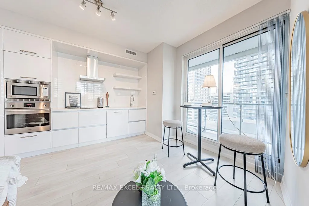 Photo 9 of Unit 1302, 2221 Yonge Street, Toronto, Mount Pleasant West — HOMEH