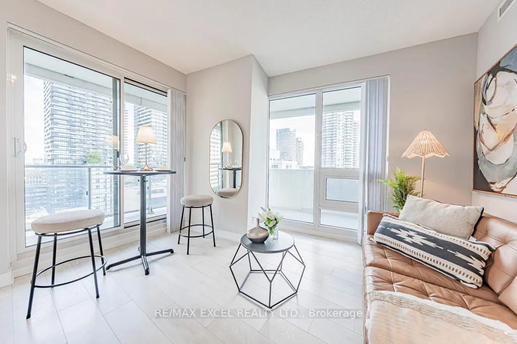 Photo 11 of Unit 1302, 2221 Yonge Street, Toronto, Mount Pleasant West — HOMEH