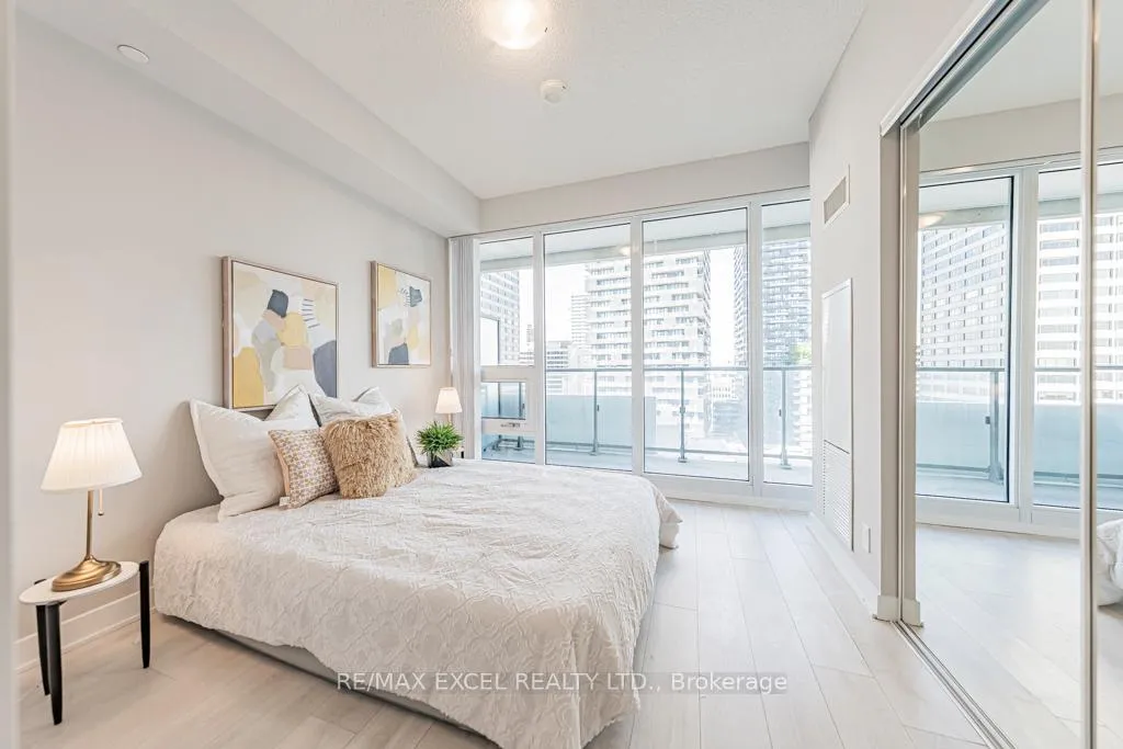 Photo 17 of Unit 1302, 2221 Yonge Street, Toronto, Mount Pleasant West — HOMEH