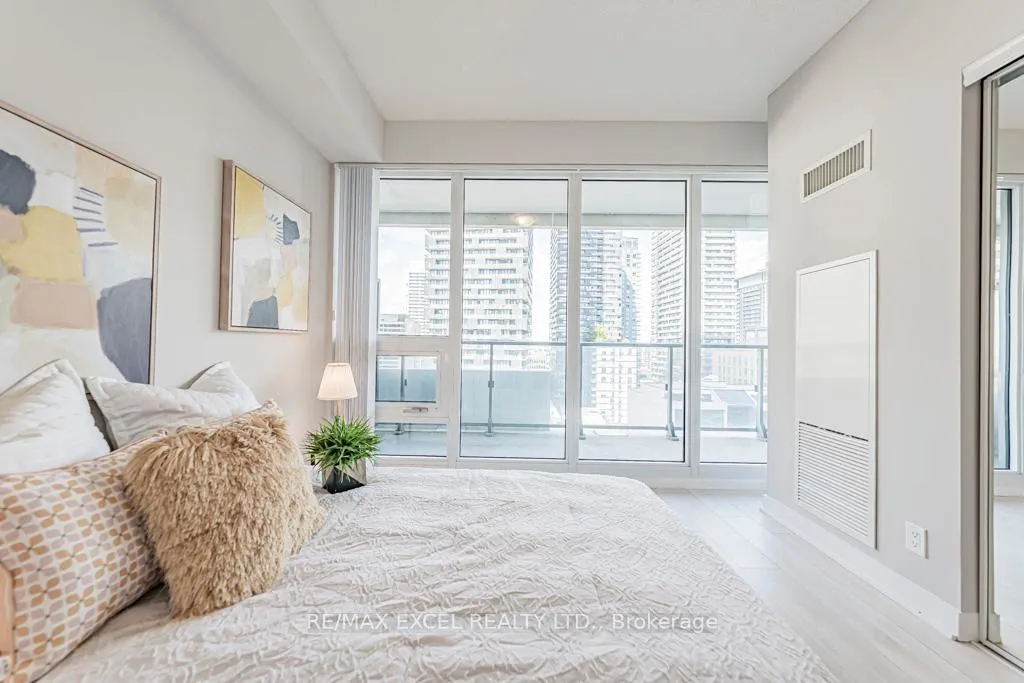 Photo 18 of Unit 1302, 2221 Yonge Street, Toronto, Mount Pleasant West — HOMEH