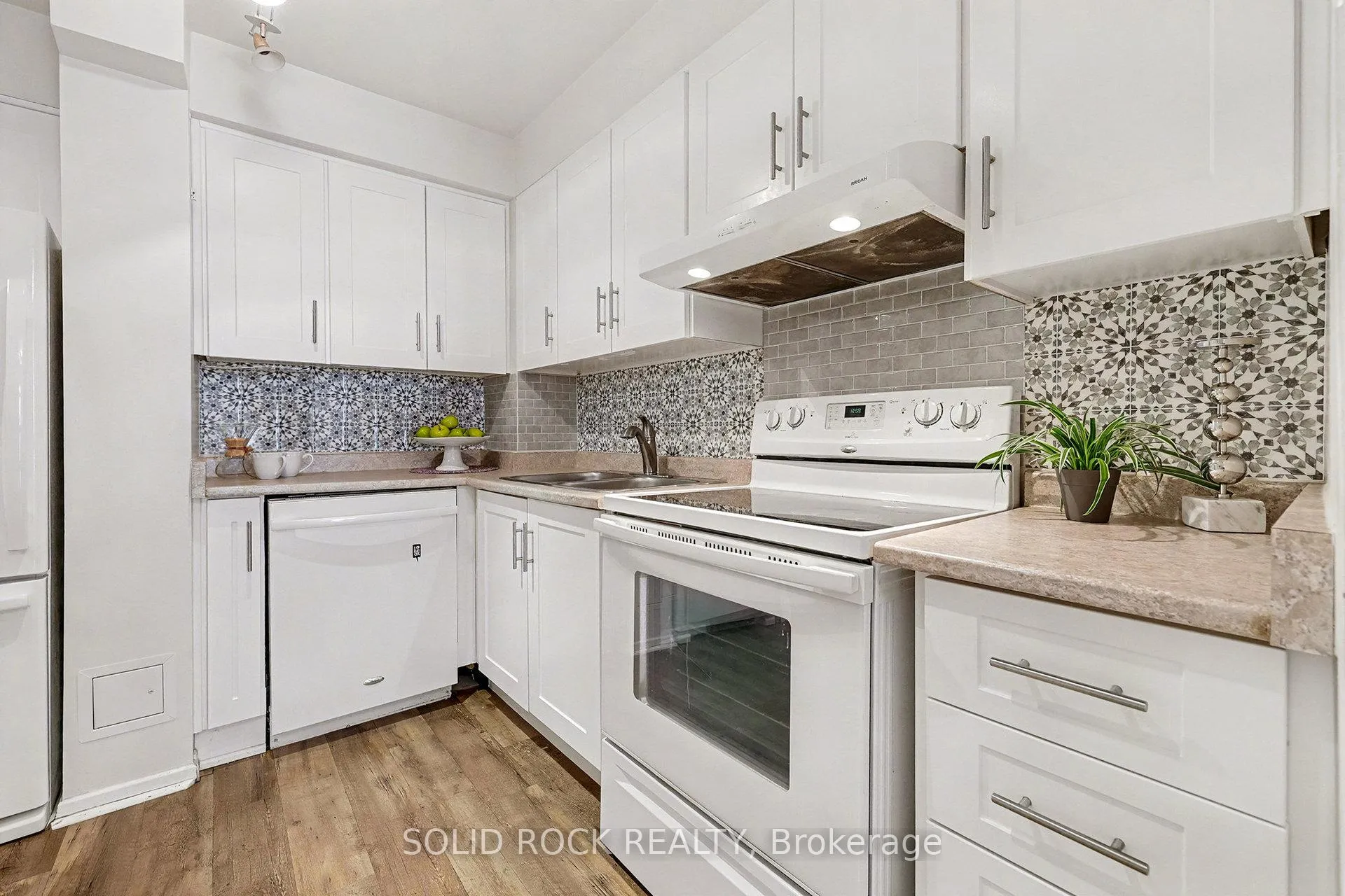 Photo 5 of Unit 108, 2871 Richmond Road, Ottawa, Britannia Heights — HOMEH