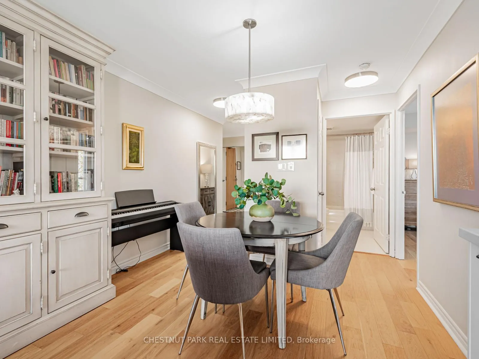 Photo 4 of Unit 505, 253 Merton Street, Toronto, Mount Pleasant West — HOMEH