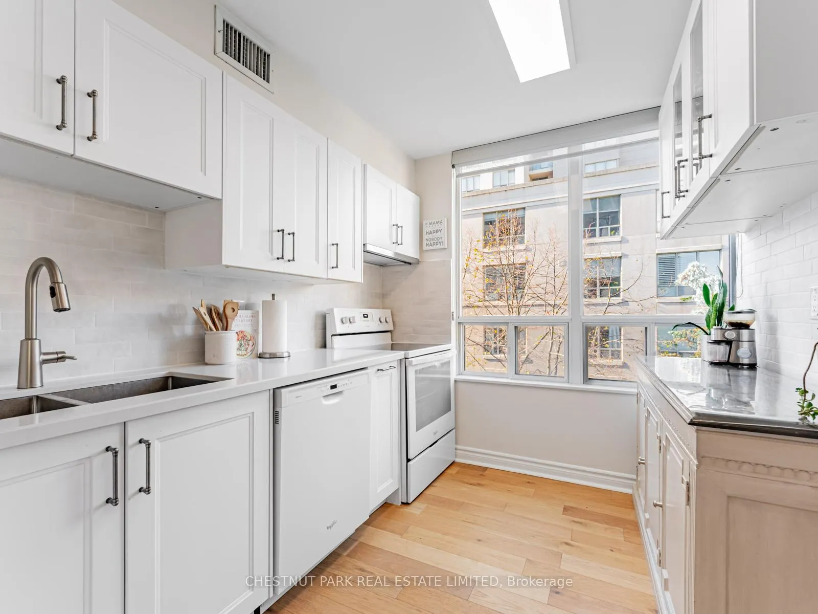Photo 8 of Unit 505, 253 Merton Street, Toronto, Mount Pleasant West — HOMEH