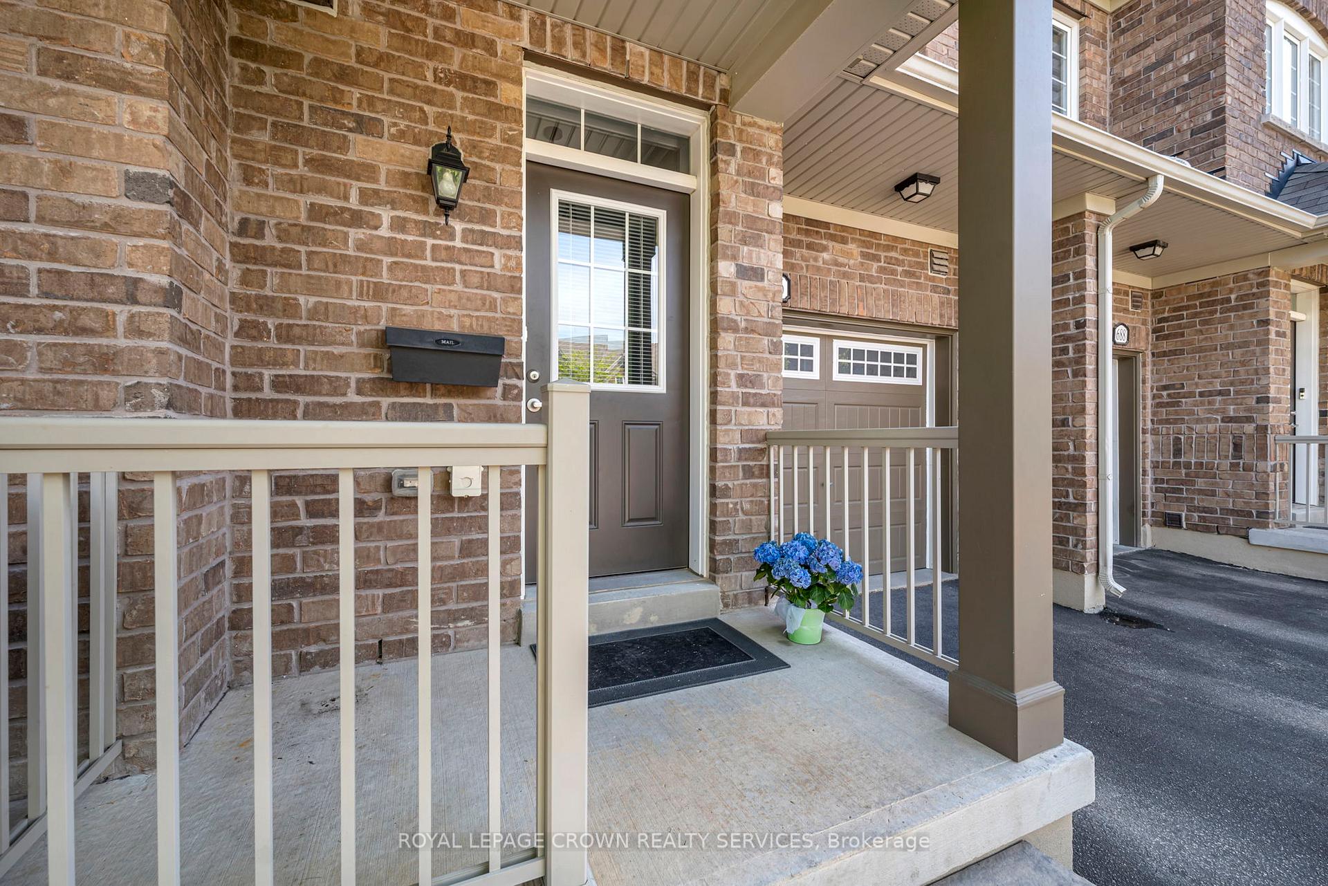 Photo 2 of Unit 5, 686 Wendy Culbert Crescent, Newmarket, Stonehaven-Wyndham — HOMEH