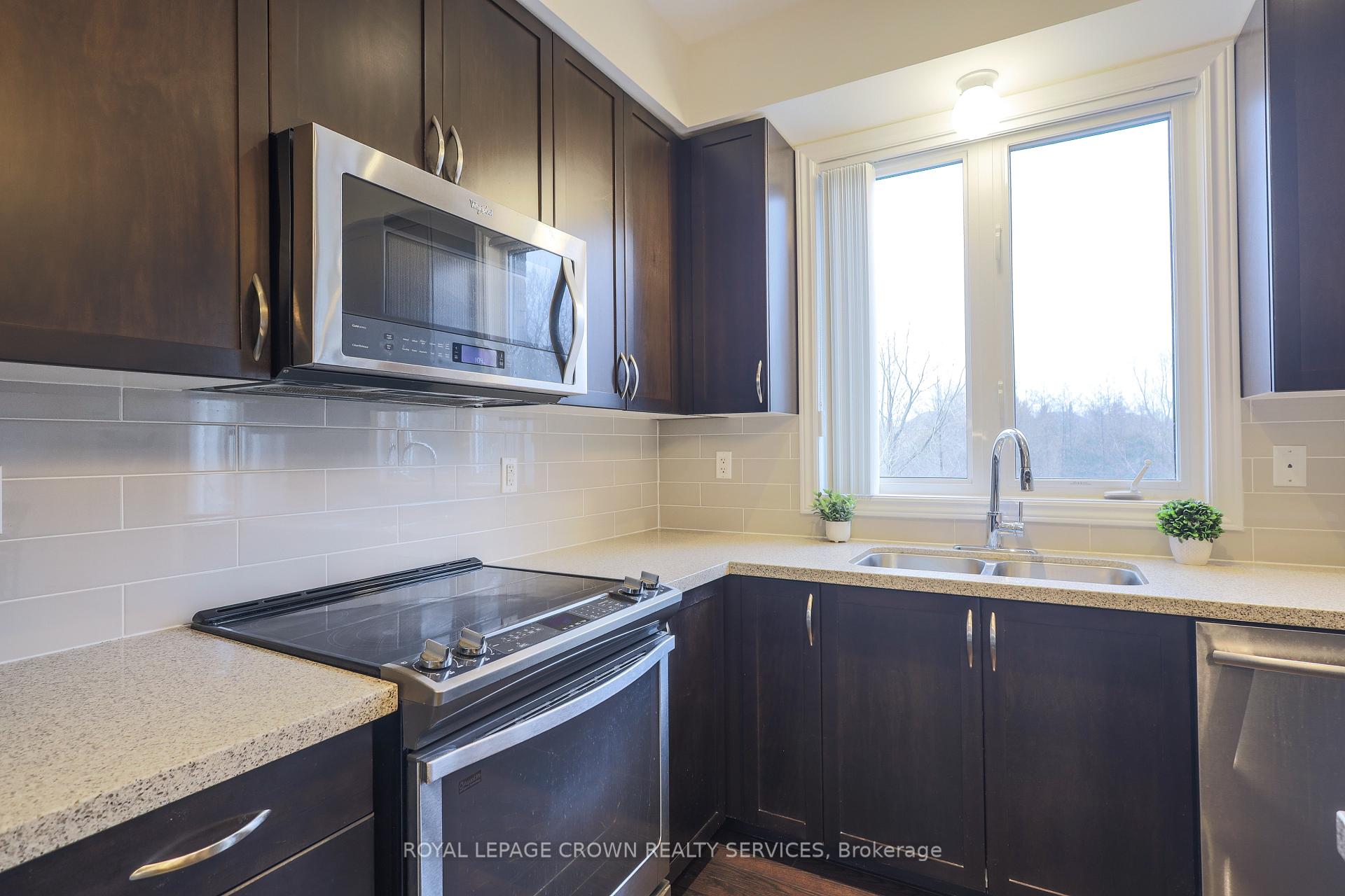 Photo 11 of Unit 5, 686 Wendy Culbert Crescent, Newmarket, Stonehaven-Wyndham — HOMEH
