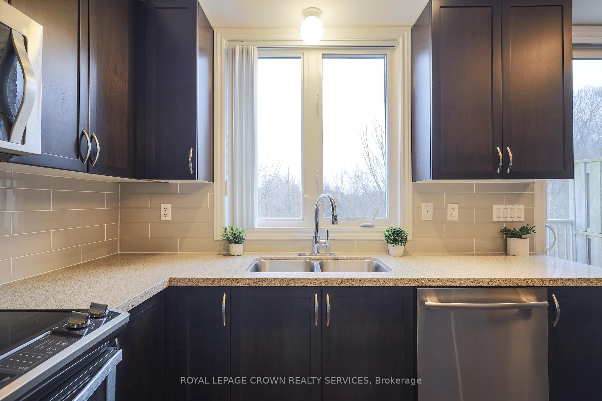 Photo 12 of Unit 5, 686 Wendy Culbert Crescent, Newmarket, Stonehaven-Wyndham — HOMEH