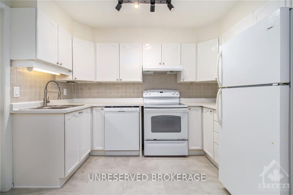 Photo 10 of Unit 11, 3 Waterfall Lane, Ottawa, Westcliffe Estates — HOMEH