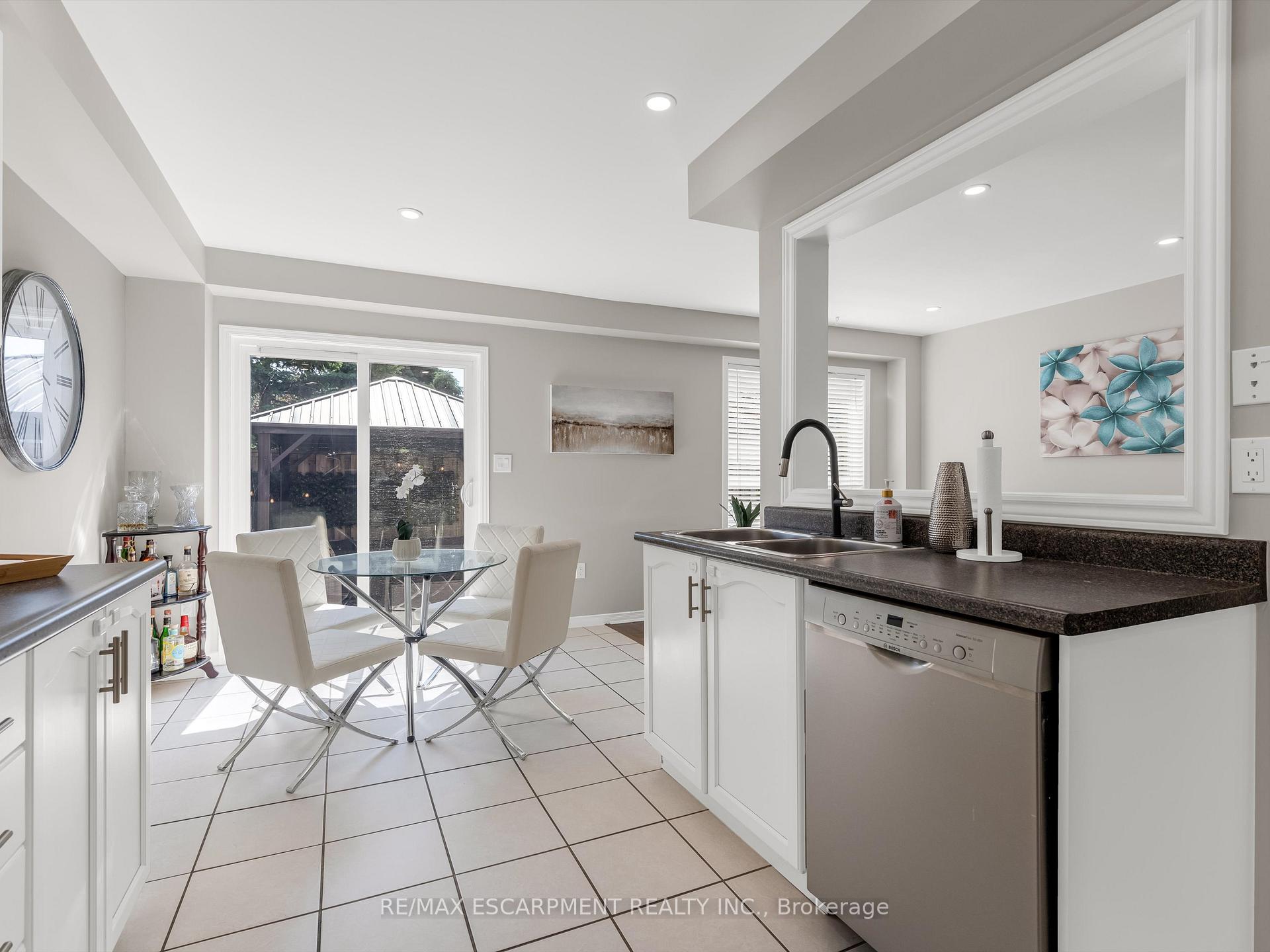 Photo 11 of Unit 79, 485 Green Road, Hamilton, Stoney Creek — HOMEH