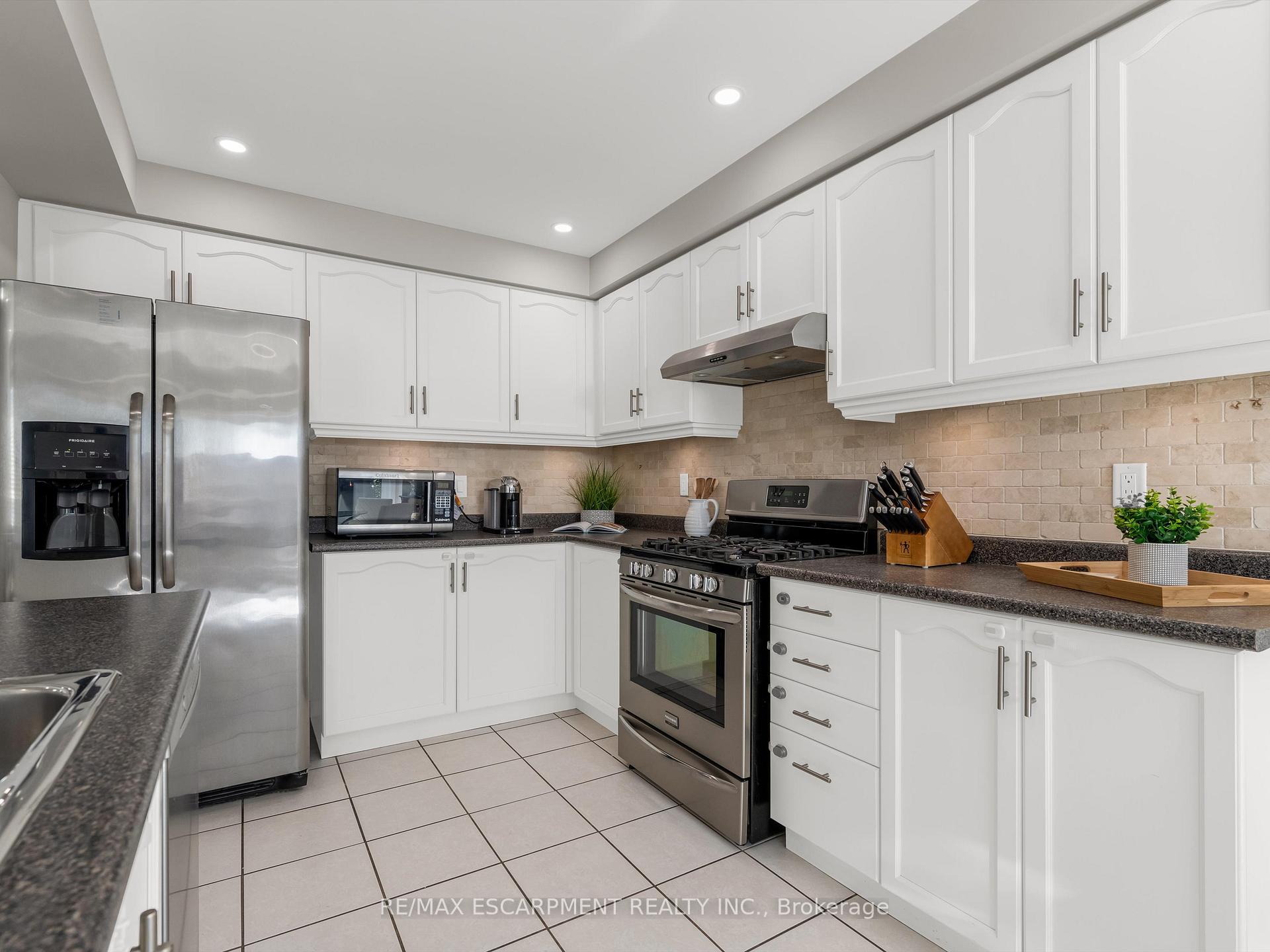 Photo 12 of Unit 79, 485 Green Road, Hamilton, Stoney Creek — HOMEH