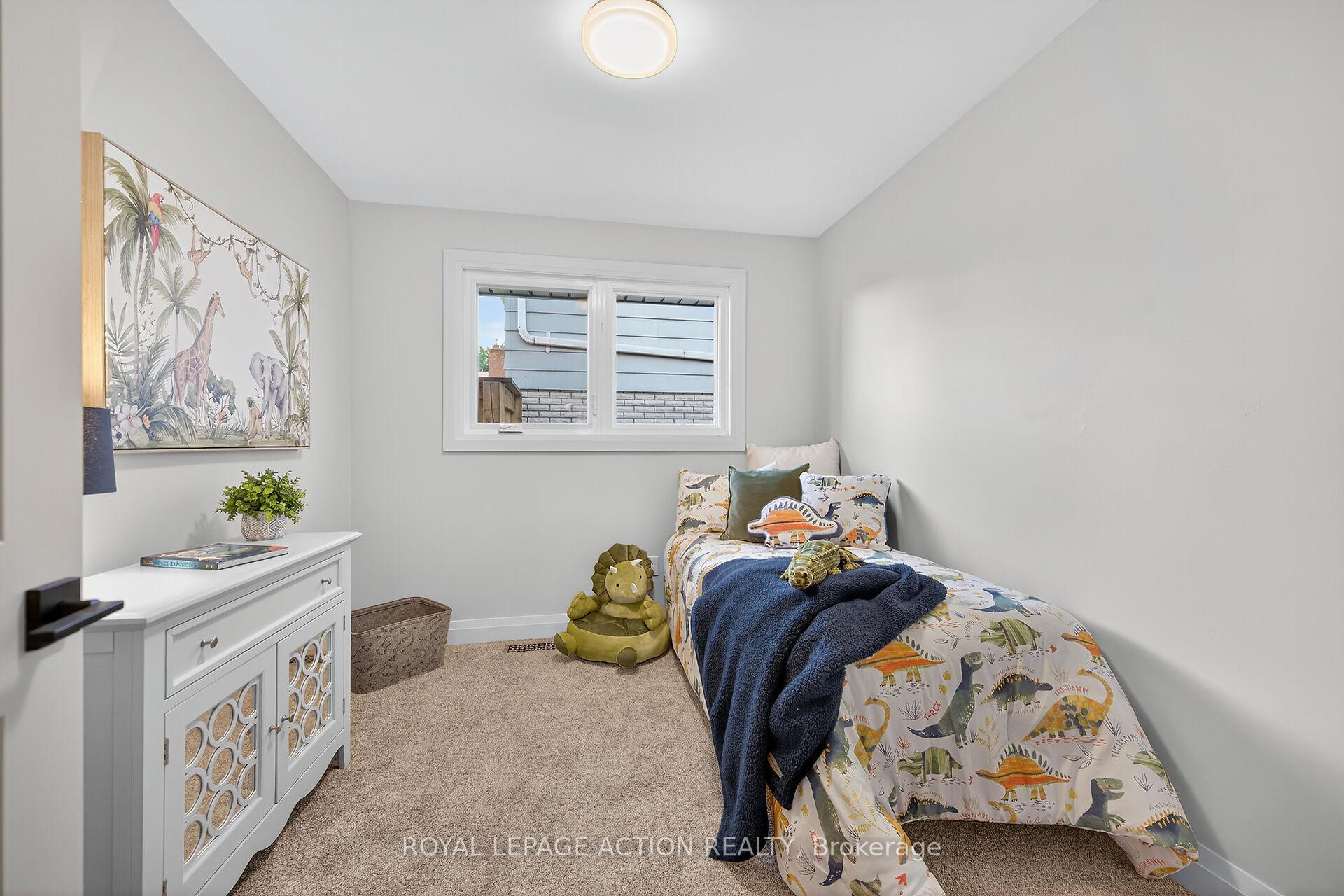Photo 17 of 19 Wildflower Lane, Brantford — HOMEH