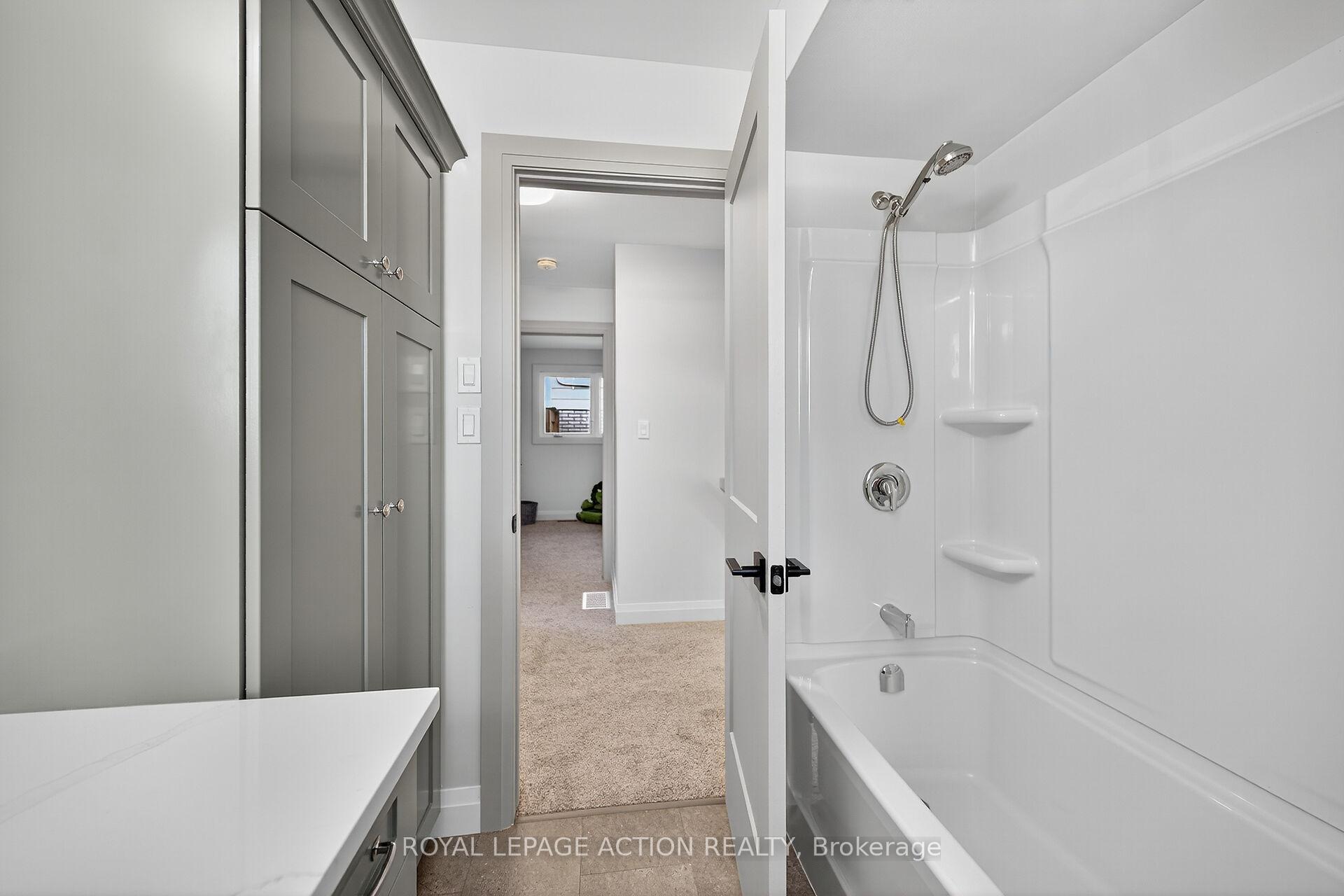 Photo 18 of 19 Wildflower Lane, Brantford — HOMEH