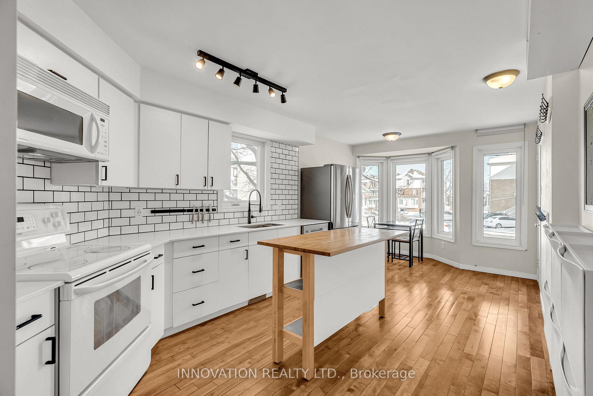 Photo 7 of Unit 9, 1657 Locksley Lane, Ottawa, Beaconwood — HOMEH