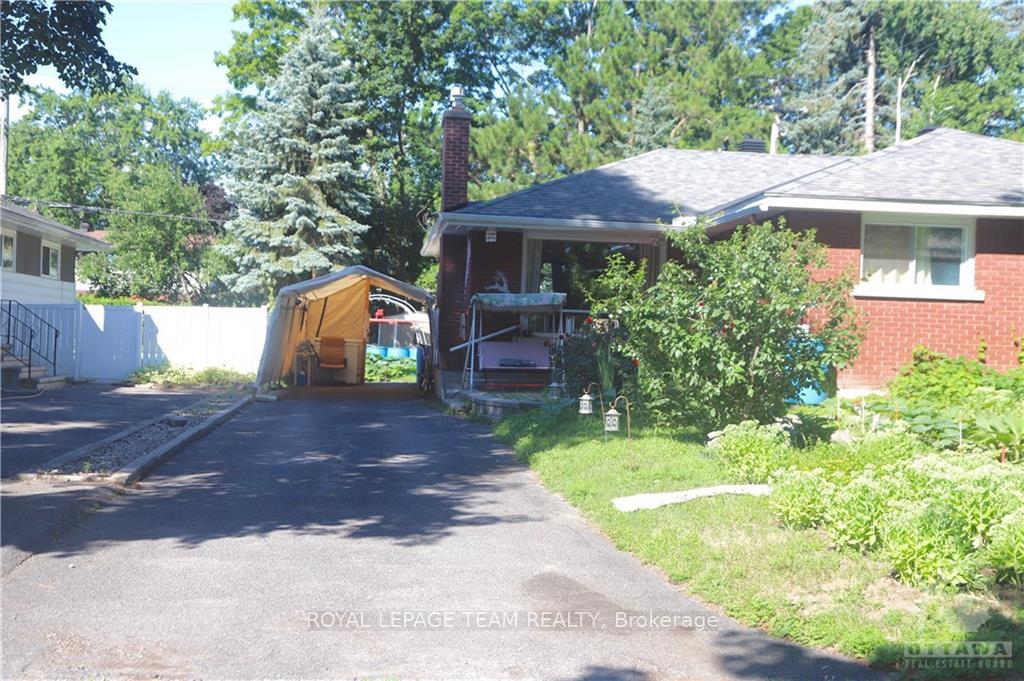 Photo 2 of 738 Manitou Drive, Ottawa, Carlingwood — HOMEH