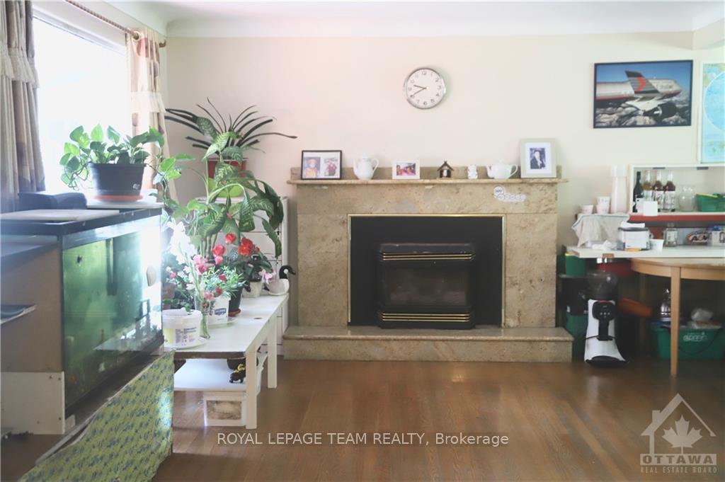 Photo 5 of 738 Manitou Drive, Ottawa, Carlingwood — HOMEH