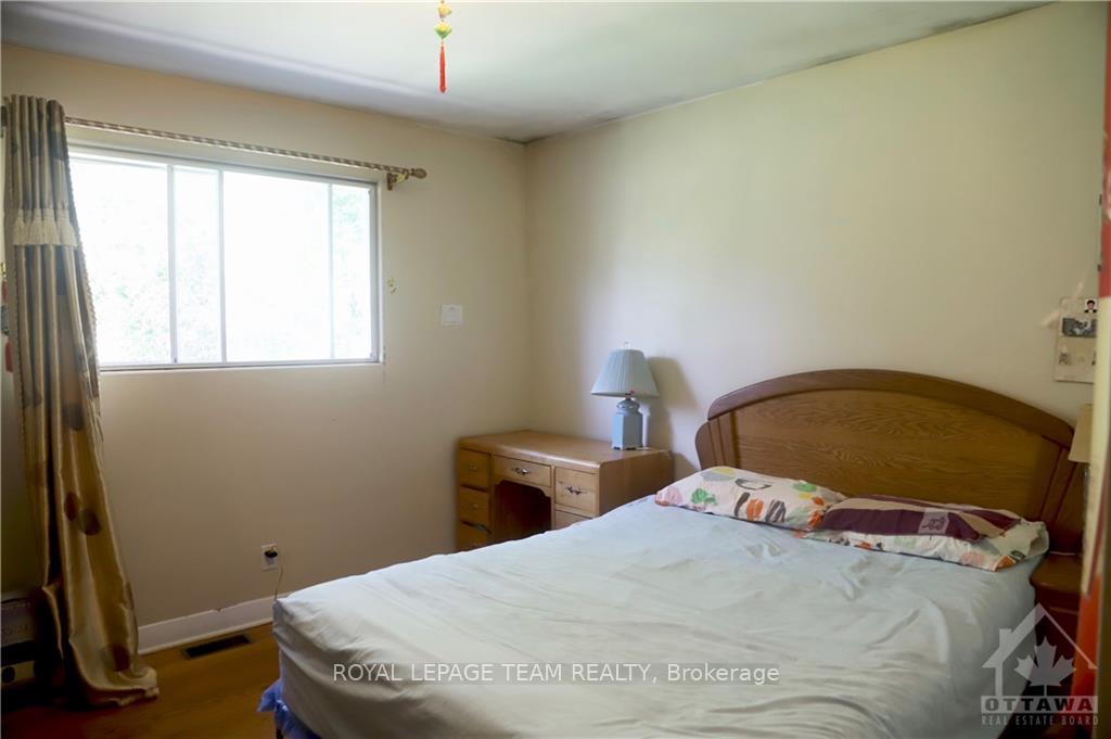 Photo 14 of 738 Manitou Drive, Ottawa, Carlingwood — HOMEH