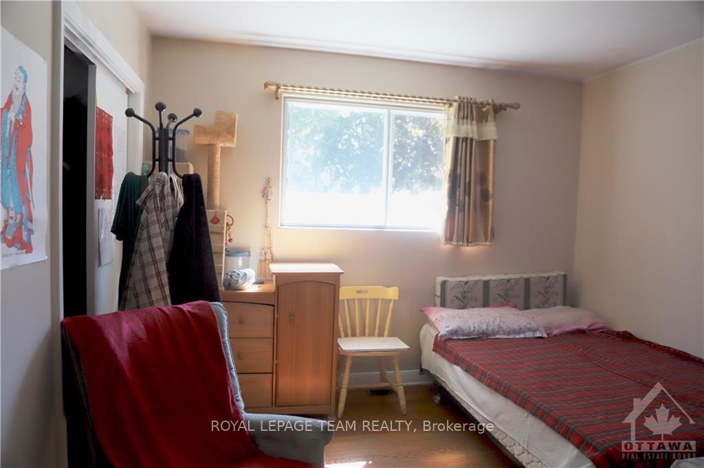 Photo 13 of 738 Manitou Drive, Ottawa, Carlingwood — HOMEH