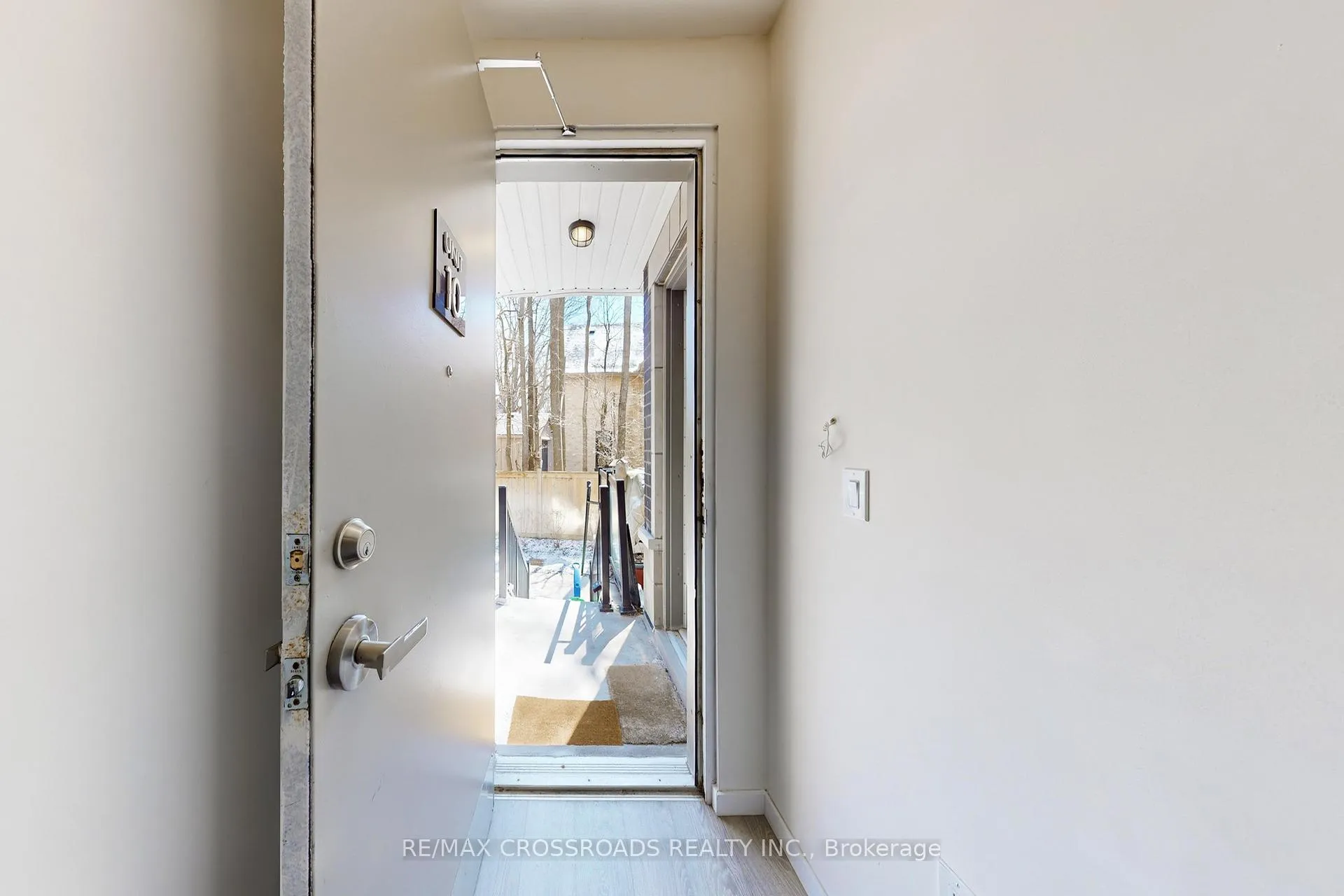 Photo 3 of Unit 10, 100 Alex Gardner Circle, Aurora, Aurora Village — HOMEH