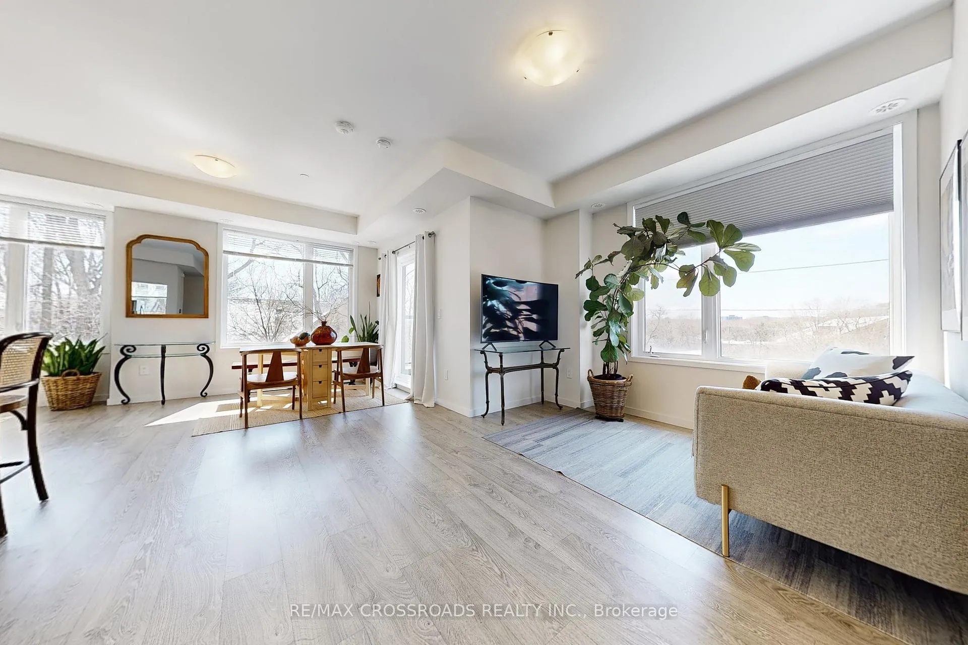 Photo 4 of Unit 10, 100 Alex Gardner Circle, Aurora, Aurora Village — HOMEH