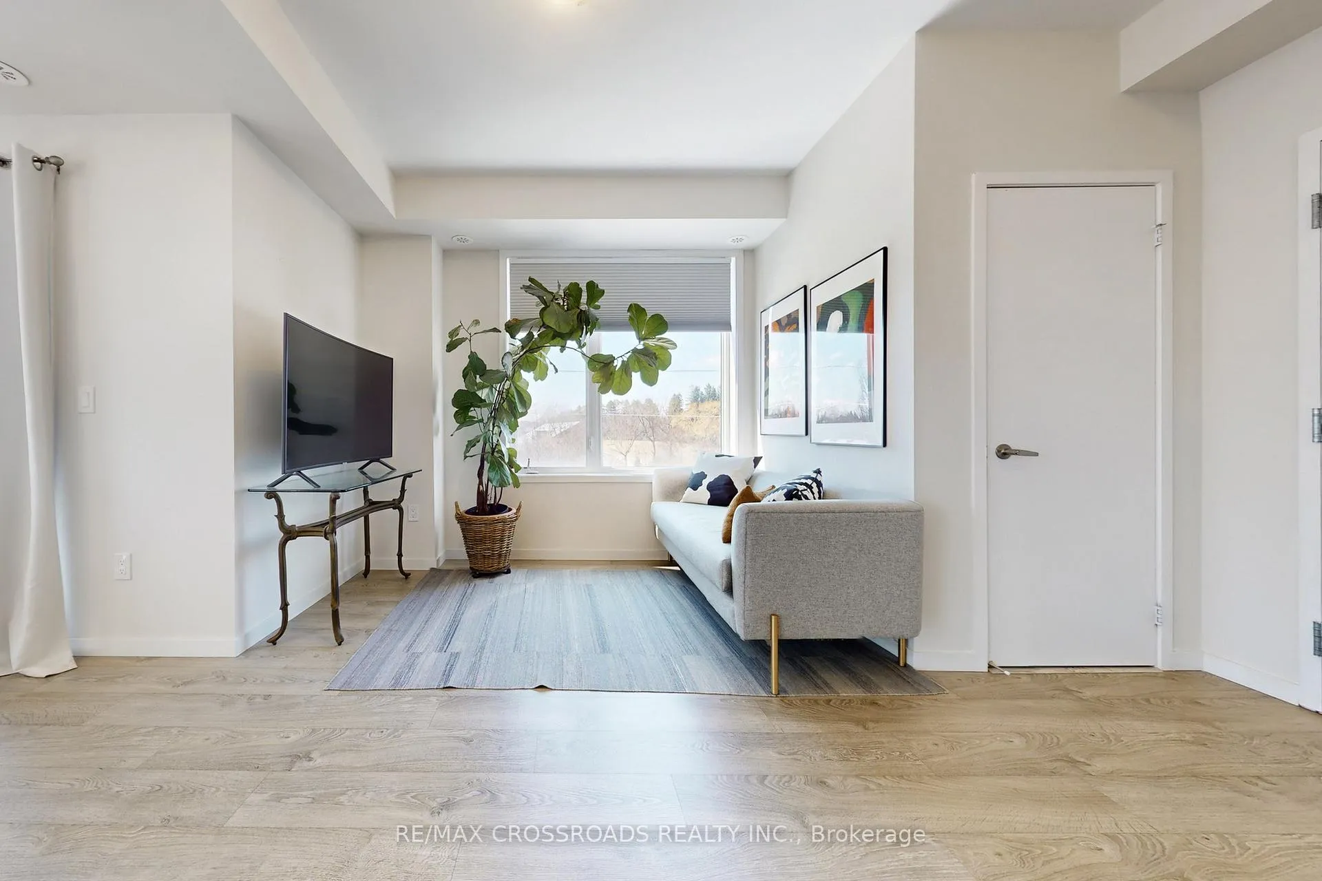 Photo 5 of Unit 10, 100 Alex Gardner Circle, Aurora, Aurora Village — HOMEH