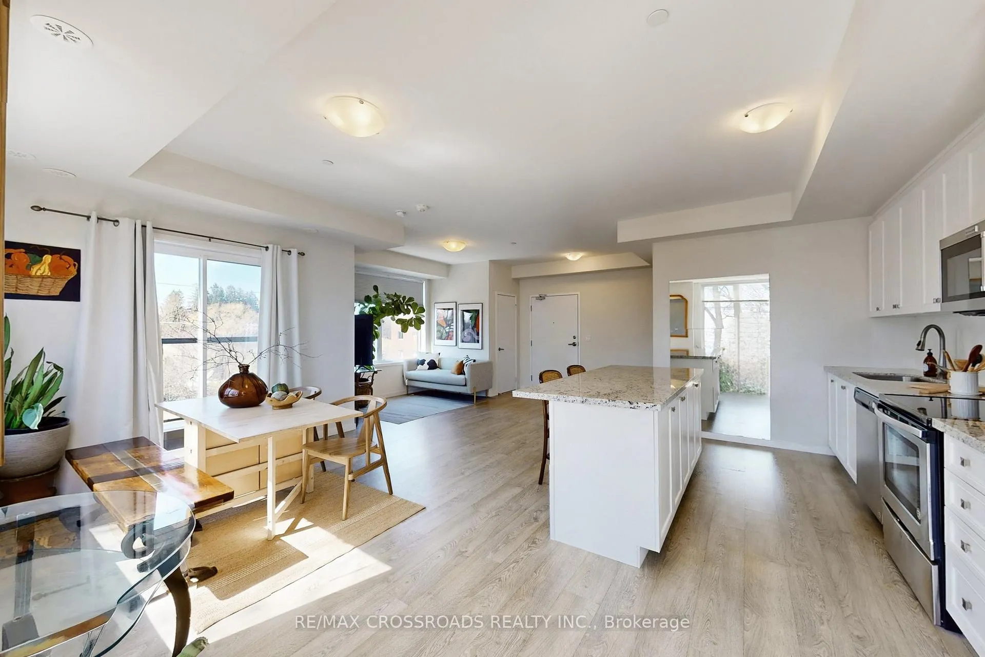 Photo 10 of Unit 10, 100 Alex Gardner Circle, Aurora, Aurora Village — HOMEH